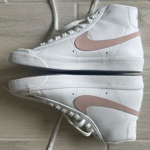 Nike Blazers in White/Peach/Summit White/Pink Oxford